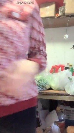 猎奇圈内部分享热门视频极品大奶子哺乳期的奶妈疯狂露出自摸挑逗赚奶粉钱 截图13