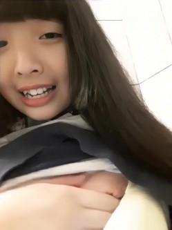 《台湾情侣泄密》湖中之光高二女生廖彦宁性爱私拍泄密流出 截图8