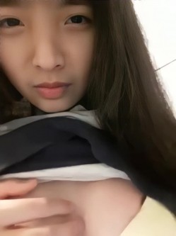 《台湾情侣泄密》湖中之光高二女生廖彦宁性爱私拍泄密流出 截图10