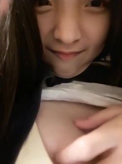 《台湾情侣泄密》湖中之光高二女生廖彦宁性爱私拍泄密流出 截图13