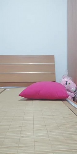露脸风骚少妇下海捞金，身材丰盈奶大屁股大，一跟道具把自己插得浪叫不断，表情淫荡水很多第二部 截图5