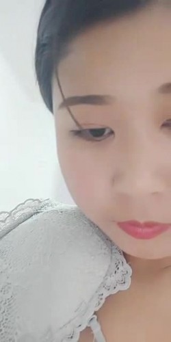 露脸风骚少妇下海捞金，身材丰盈奶大屁股大，一跟道具把自己插得浪叫不断，表情淫荡水很多第二部 截图16
