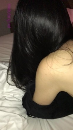 露脸才是王道！热情如火的反差大学骚妹子与男友不雅自拍流出~无套后入疯狂进出~光屁屁二传丢垃圾 截图7