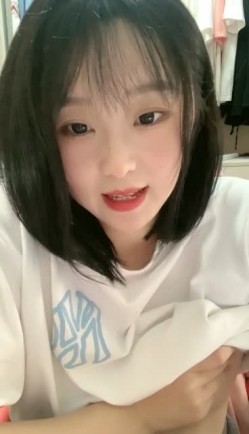 哈尔滨-胖次-20岁 ️：不在学校我在家，一天天的大鸡巴操死你，草不着哈哈哈，我来大姨妈我没穿内裤，给你们看胸看屁股，东北淫就是能骚能聊！ 截图6