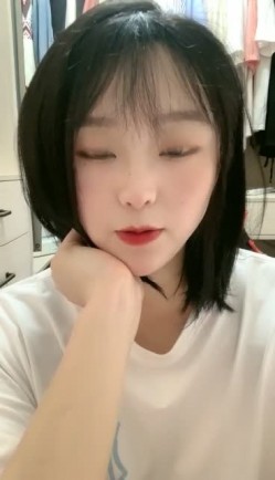 哈尔滨-胖次-20岁 ️：不在学校我在家，一天天的大鸡巴操死你，草不着哈哈哈，我来大姨妈我没穿内裤，给你们看胸看屁股，东北淫就是能骚能聊！ 截图11