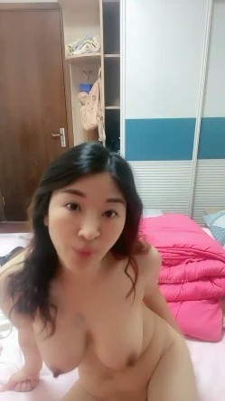 真实良家，杭州美人妻，【野花姐】，极品大奶子，卧室里搔首弄姿，好骚好让人兴奋 截图16