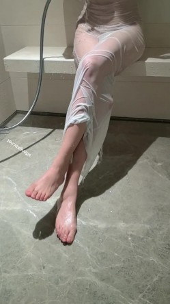 【私房加密破解】【秀人网 陆萱萱】，透明网纱紧身裙，若隐若现的感觉真的很顶级 截图11