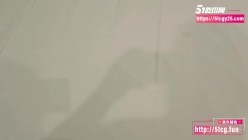【狂情哥哥】带妹妹出门游玩抵达酒店后妹妹逼痒难耐主动给哥哥足交口交后入爆操精液射满肥臀 截图3