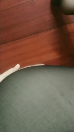 最最有女人味的超级美少妇-不等船了 鼻血流光的节奏，最诱人的吃鸡画面，难得露胸露私处，大胸翘臀S级尤物 截图5