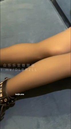 推特大神，露脸，退役空姐，【苏州小霸王SguaiWang】，偏爱老A8，高质量人妻，五星级酒店啪啪超清！ 截图12