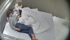 酒店偷拍高校眼镜婊班花被小伙追到手周末带出来操穴 干了几次 截图2