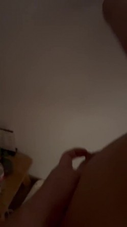 Mr.S - 从床上干到床下 女上位干到老汉推车 妹纸高潮了2次， 可惜我还没有发射 休息时把兄弟 又叫过来 当兄弟进来 看着他 插入时反而 感官更刺激些 截图10