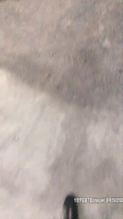 【露出勾引】【你好迷人】户外勾引主播直播回放，户外勾引陌生人，厕所打炮，户外露出自慰 截图10