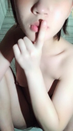 健身教练云妹妹露脸性感女神拒绝道具一根手指就水汪汪难得一见的极致好身材 截图7