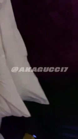 人生赢家推特调教大佬AKAGUCCI7绝版私拍，各种小母狗车模学姐台妹，人前女神175车模卖力口交 截图2