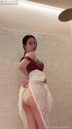 撸点夯爆 阿黑颜着名模特女演员【孙禾颐】，脸足穴同框自慰，女上位弹力插，发骚展示绝美鲍鱼 截图5