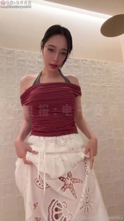 撸点夯爆 阿黑颜着名模特女演员【孙禾颐】，脸足穴同框自慰，女上位弹力插，发骚展示绝美鲍鱼 截图9