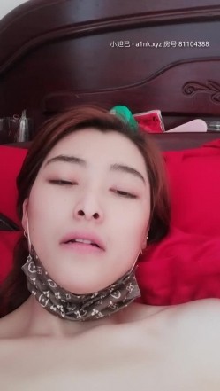 国产良家夫妻居家自拍，【太平公主】极品小少妇，肤白貌美，家中跟老公睡意朦胧中来一炮，娇喘悦耳 截图9