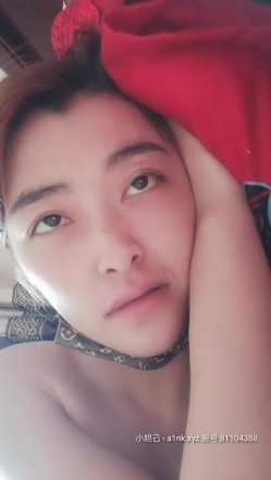 国产良家夫妻居家自拍，【太平公主】极品小少妇，肤白貌美，家中跟老公睡意朦胧中来一炮，娇喘悦耳 截图13