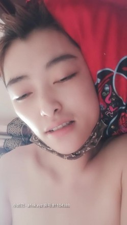 国产良家夫妻居家自拍，【太平公主】极品小少妇，肤白貌美，家中跟老公睡意朦胧中来一炮，娇喘悦耳 截图15