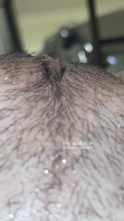 顶级约炮大神『深圳第一深情』“好爽好爽，不许射，用力捏我奶子～”还在哺乳期，看着乳汁儿喷出来太刺激了 截图11