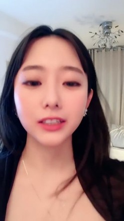爆炸G奶，播音员【声优一小魅魔】抠逼自慰，自带呻吟，撸爆炸 截图12
