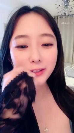 爆炸G奶，播音员【声优一小魅魔】抠逼自慰，自带呻吟，撸爆炸 截图14