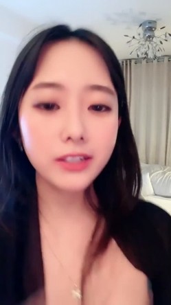 爆炸G奶，播音员【声优一小魅魔】抠逼自慰，自带呻吟，撸爆炸 截图15