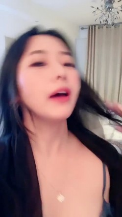 爆炸G奶，播音员【声优一小魅魔】抠逼自慰，自带呻吟，撸爆炸 截图16
