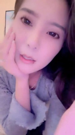 【我想吃草莓】，172极品尤物，御姐范风情万种，这大长腿家中脱光尽情摇摆 截图2
