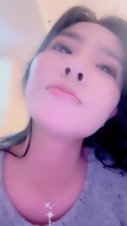 【我想吃草莓】，172极品尤物，御姐范风情万种，这大长腿家中脱光尽情摇摆 截图3