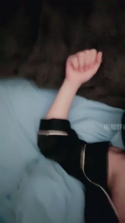 ️G奶学生妹【青柠S 危险纯欲体】美乳蜜臀-蹦迪热舞-道具插穴-流白浆 截图4
