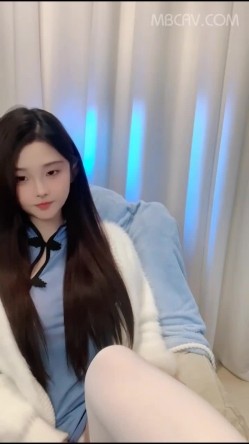 颜值气质明星脸甜美邻家小妹,民国风高透视情趣内衣诱惑,衣服壹脱,奶子又白又大 截图5
