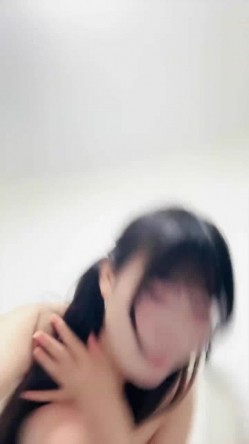 双马尾校花【少萝大神】7月7号，在酒店被炮友连续爆操69口交无套内射，全程露脸一路高能 截图13