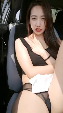 主营户外，喜欢刺激的感觉，【小温柔】，约情人驱车到无人区，车震内射，回到酒店性欲再起，骚逼真是个榨 截图1
