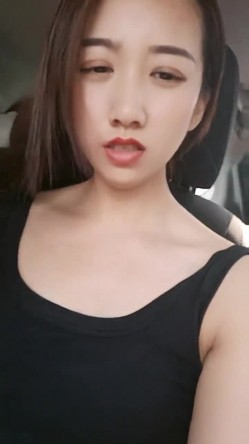 主营户外，喜欢刺激的感觉，【小温柔】，约情人驱车到无人区，车震内射，回到酒店性欲再起，骚逼真是个榨 截图13