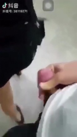 【网曝门事件】抖音小视频上的那些疯狂羞羞事 续篇 各种不雅小视频发骚爆奶等合集 让你一次爽到射 笑到尿 截图8