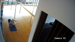 【极品稀缺 ️破解摄像头】钢管舞舞蹈室破解头偷拍 ️身材不错的小姐姐日常练功跳舞 适合高难度动作 截图1
