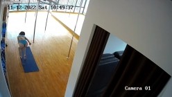 【极品稀缺 ️破解摄像头】钢管舞舞蹈室破解头偷拍 ️身材不错的小姐姐日常练功跳舞 适合高难度动作 截图6