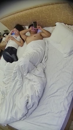 情趣酒店 昨天的极品肤白貌美大长腿邻家系大美女 今天睡醒后又被男人操了 女上后入都用上了 好爱 截图11