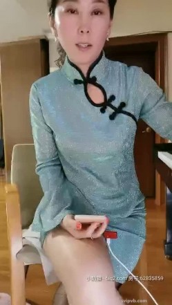 高贵气质【钢琴老师有有】，骚逼熟女，穿丝袜呻吟诱惑小年轻，这么骚谁忍得住，越熟越有味道！ 截图6