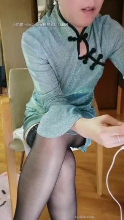高贵气质【钢琴老师有有】，骚逼熟女，穿丝袜呻吟诱惑小年轻，这么骚谁忍得住，越熟越有味道！ 截图8