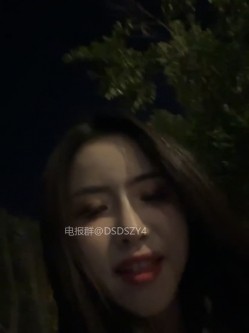 ️户外主播【qingqing-ss】高颜值长腿丝袜、公园、网吧大胆裸露自慰 截图10