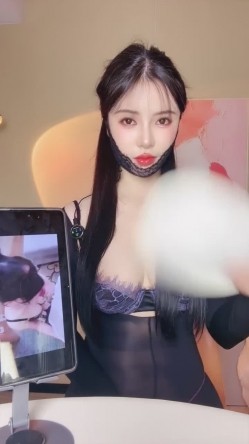 极品少妇【糯米姐姐】绿茶脸，带货自己的性爱视频，网络卖淫女，大奶少毛一线天，掰逼展示，有痔疮 截图15
