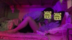 云盘高质泄密！青春学生百合情侣各种日常淫乱自拍，假小子除了没有老二其它完全男性化，啪啪手法娴熟 截图7