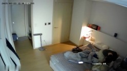 黑客破解家庭网络摄像头偷拍 ️白领夫妻日常性爱生活反差婊媳妇表面性冷感操完老公走后还自慰一下 截图3