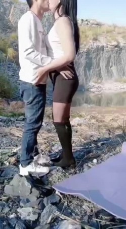 快手骚逼熟女【慧慧】性欲旺盛，户外野战，口活干炮一条龙，掰逼放尿，喜欢舔阿姨骚穴不可错过 截图1