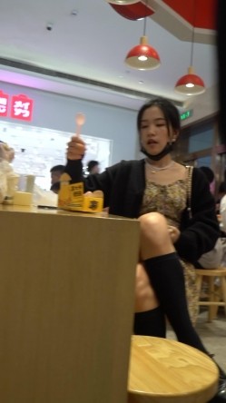 【CD回顾】私房YH0系列 每个系列都是精品第四季 顶级无内！被内射完美女！13流出白色精液！ 截图1
