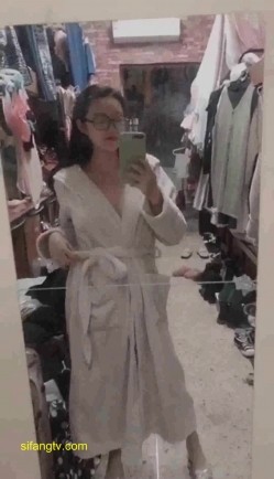 曾经火爆全网的私圈土豪定制高颜值大二露脸美女吴x晶学校宿舍紫薇露出 截图1