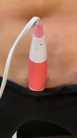 真枪实弹折磨女奴！推特重度虐女金主【迈克大师】饲养多位性奴开发私拍，操够了各种花样 截图11
